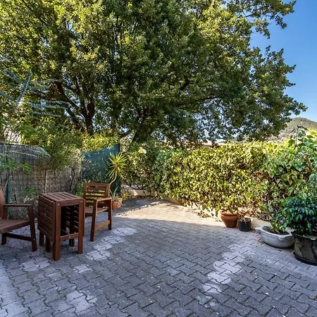 Superb One Bedroom With Ac And Garden Close To - Dodo Et Tartine Apartment